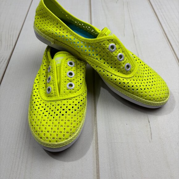 Share Keds Neon Yellow Size 7 Low Top Womens Laceless Laser Cut Sneakers Slip-On - Picture 3 of 16